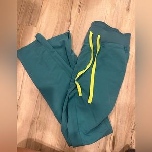 Cactus figs scrubs! Medium tall yola skinny pants and small Rafaela top!